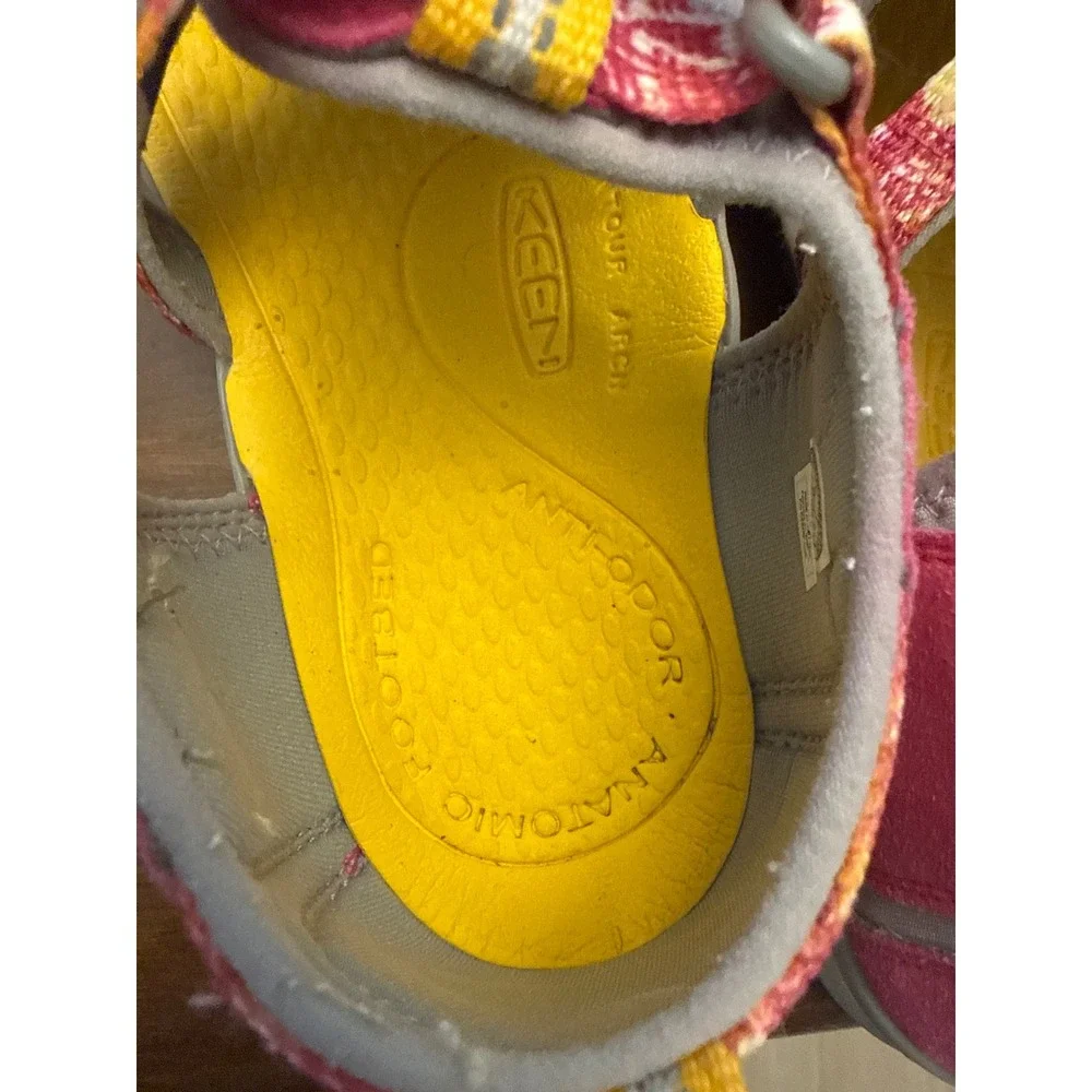 Keen Seacamp II CNX Kids Hiking Sandals Pink Yellow Size 5 Big Kid 1014430